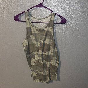 Camo tank